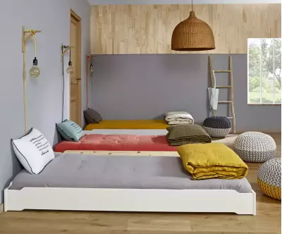Lit empilable en bois massif