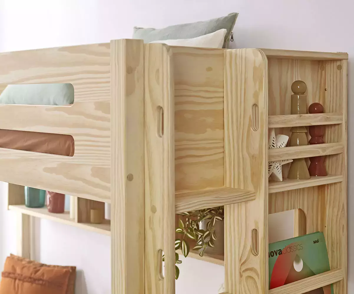 Détail échelle et étagère du lit superposé Chinook bois