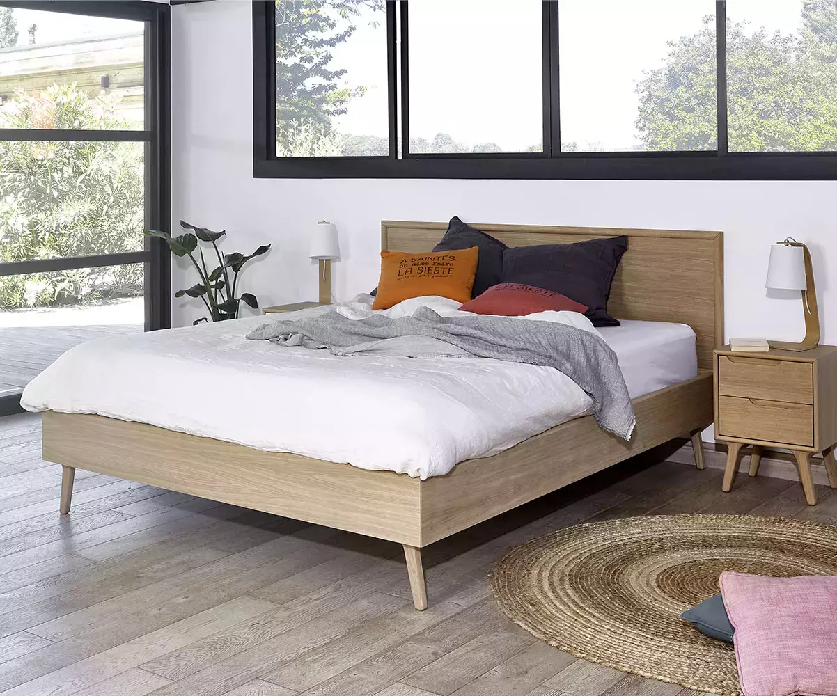 Lit en bois avec pieds Pallas