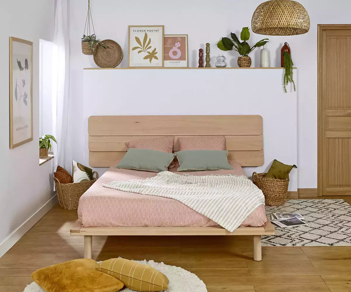 Lit Savo avec tête de lit Frégate a une belle tête de lit moderne