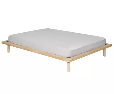 Lit Savo avec tête de lit Frégate souligne parfaitement le raffinement du lit