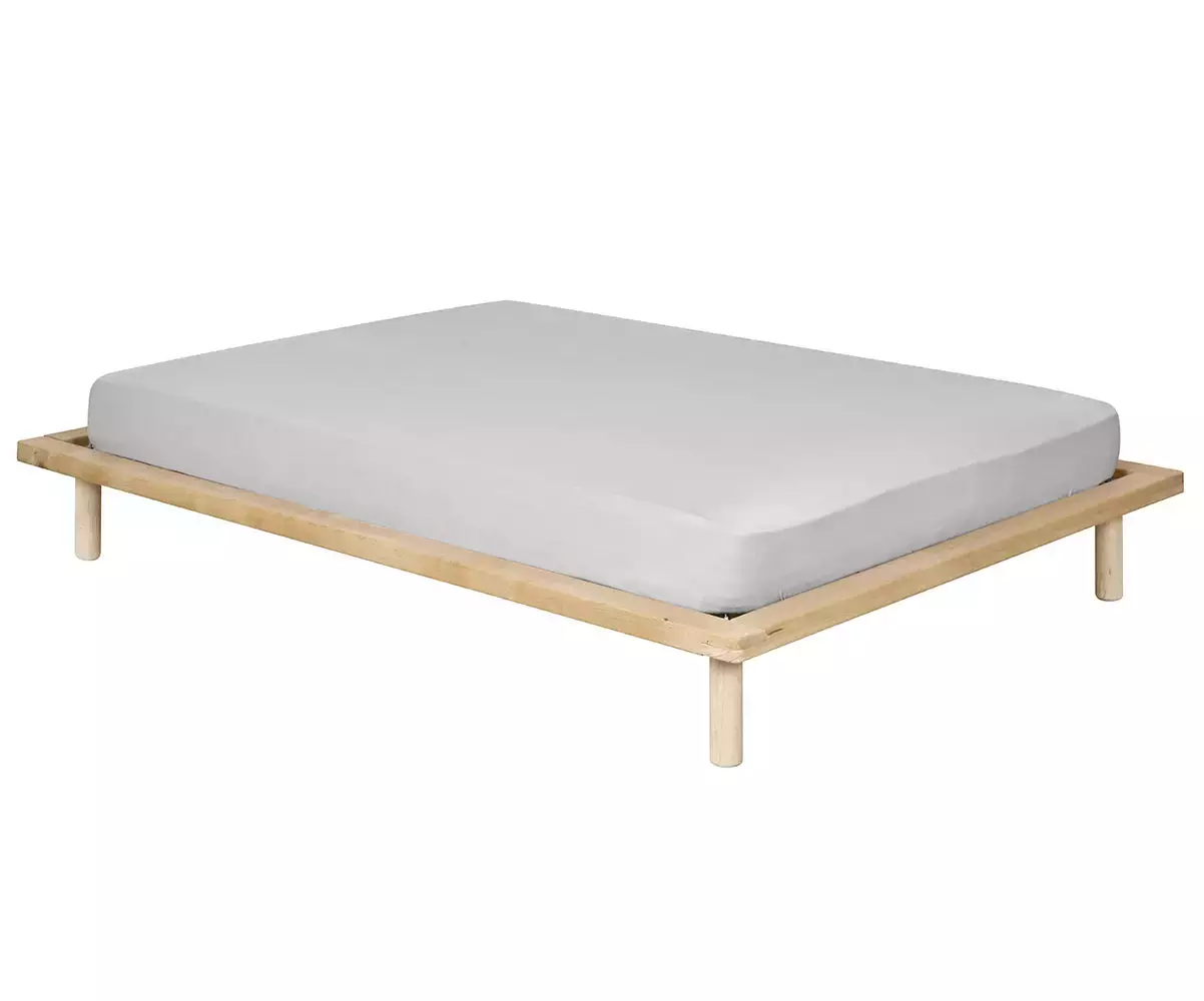 Lit Savo avec tête de lit Frégate souligne parfaitement le raffinement du lit