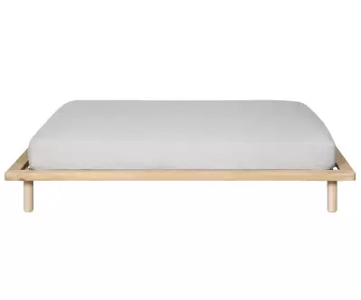 Lit Savo avec tête de lit Frégate limite l'accumulation d'humidité au niveau de votre mur