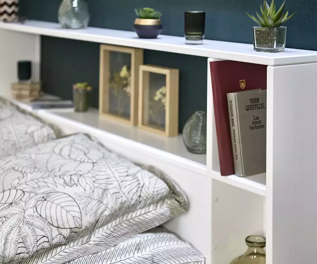 Détail des rangements de la tête de lit Mizar