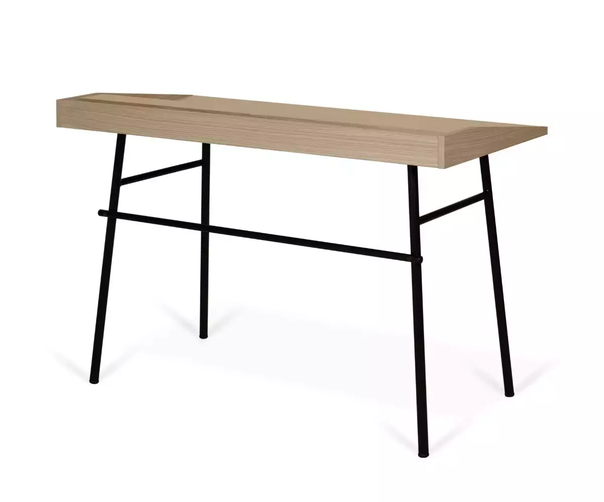 Bureau Ply offre un espace de travail confortable et organisé