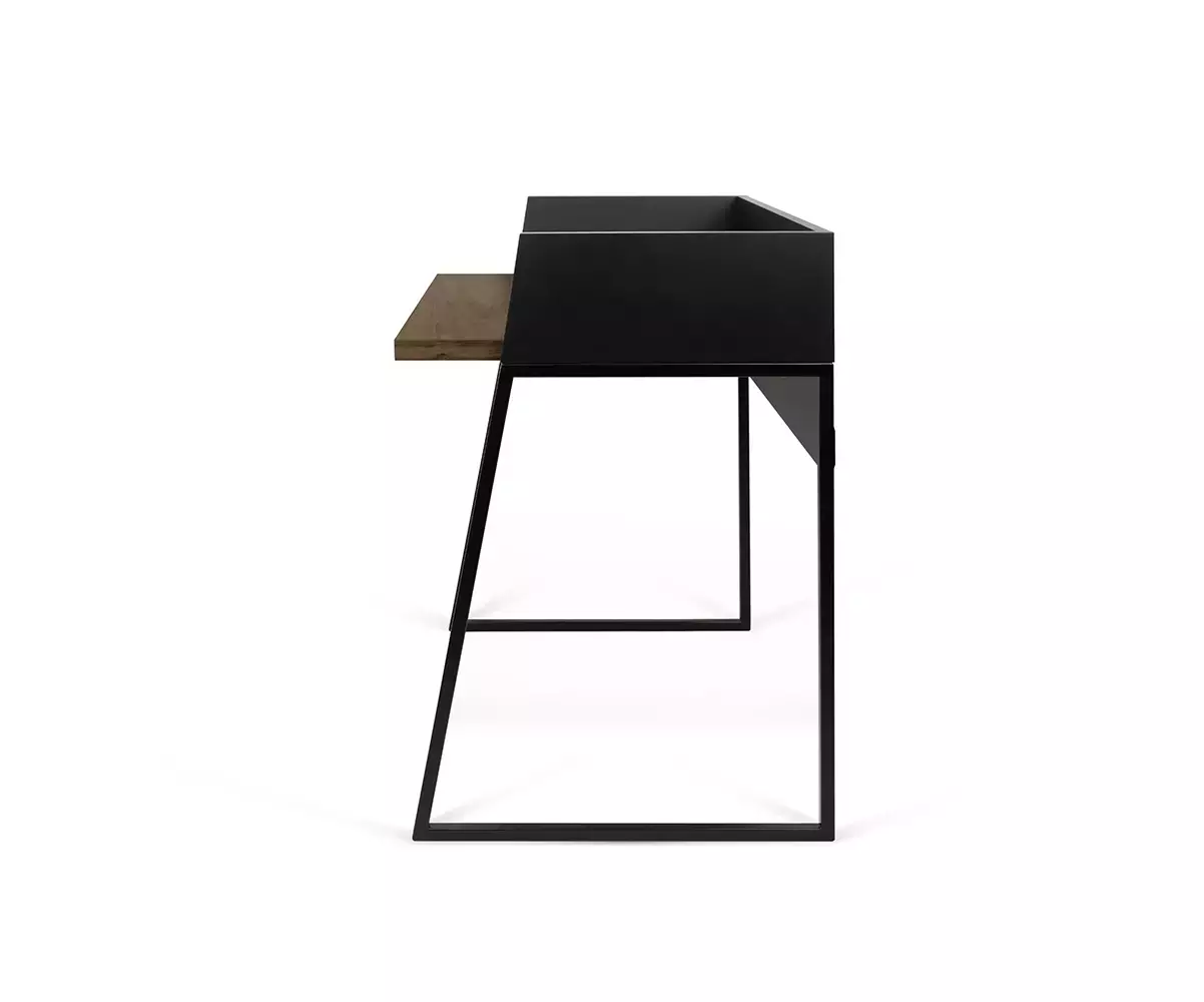 Bureau Luskan est simple