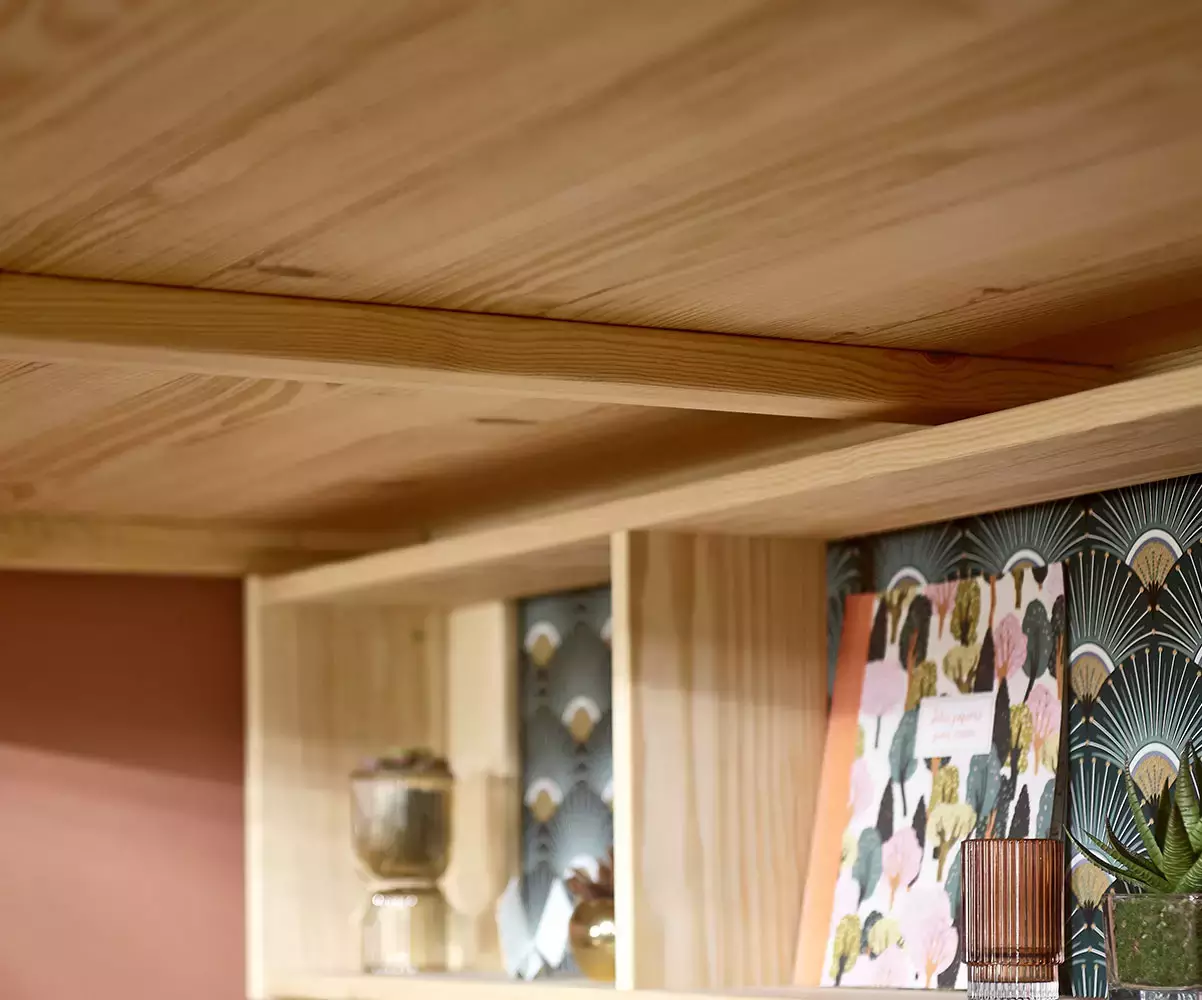 Détails sommier plancher du lit mezzanine bois naturel