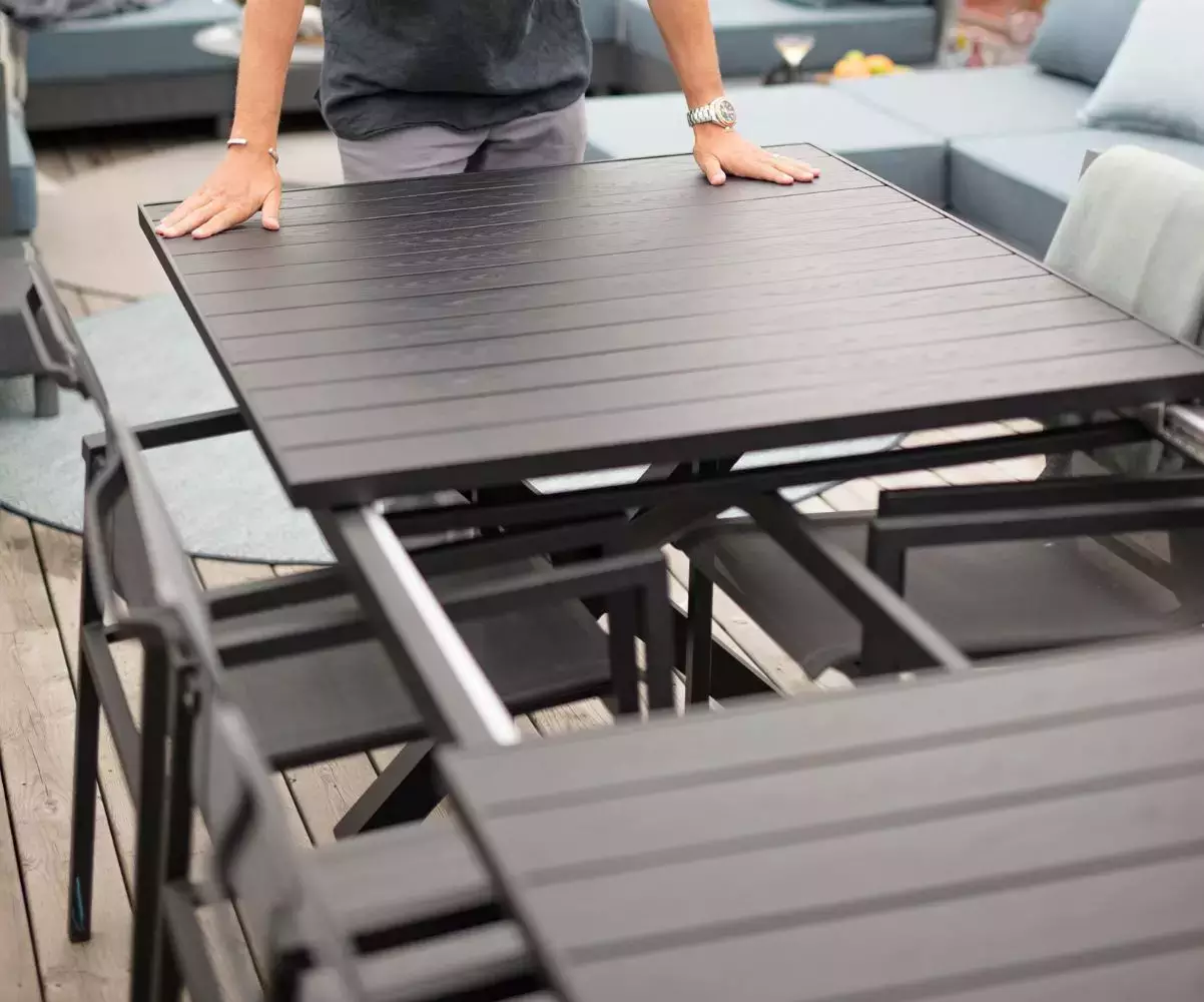 Table Extensible Lacanau dispose d'un système d'allonge intégré