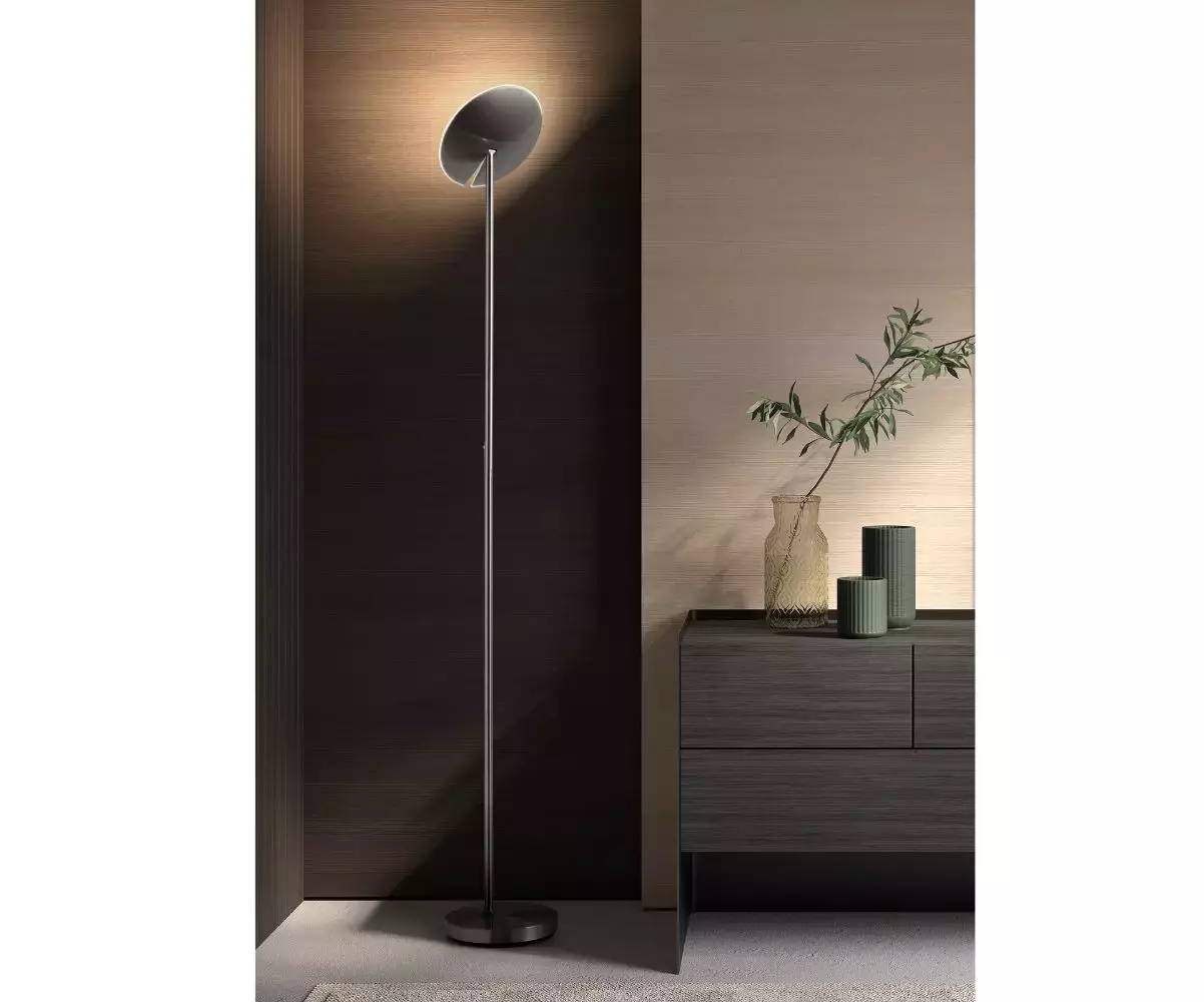 Lampadaire Fukave crée une ambiance chaleureuse