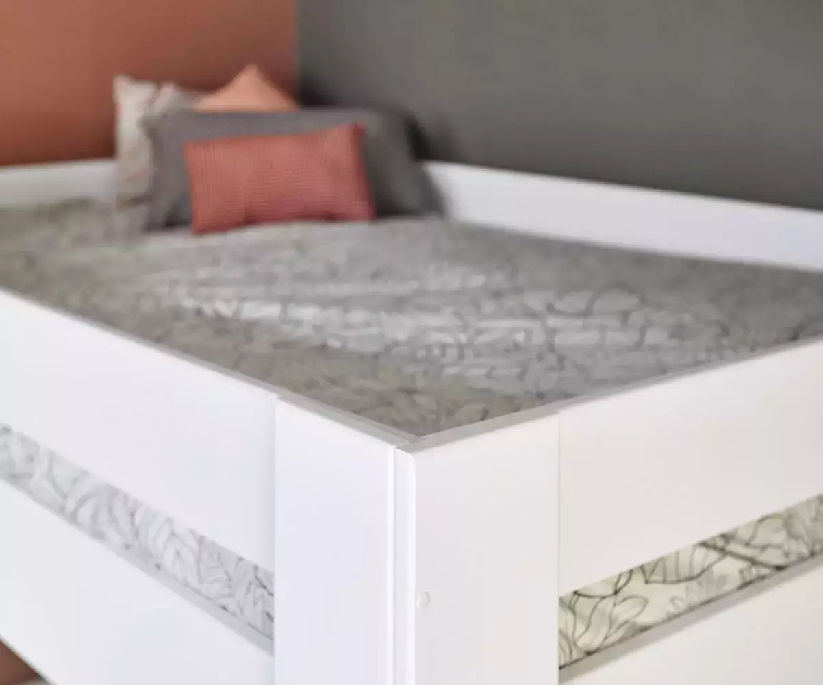Détails lit mezzanine blanc avec matelas