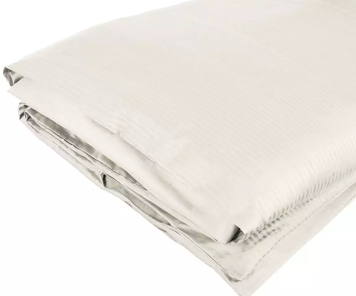 Housse de couette pliée blanc