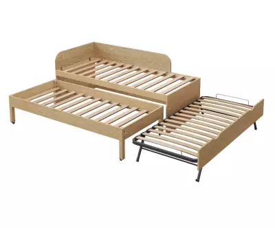 Lit Ludlow triple couchages avec sommier gigogne déplié en bois naturel