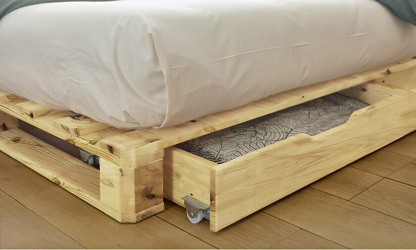 Zoom sur le tiroir du lit Corfou en bois massif
