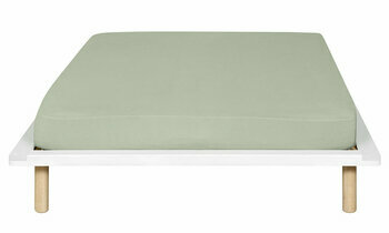 Lit Savo avec matelas conu en bois massif