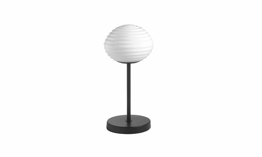 Lampe  Poser Koloa coloris noir affiche un look moderne