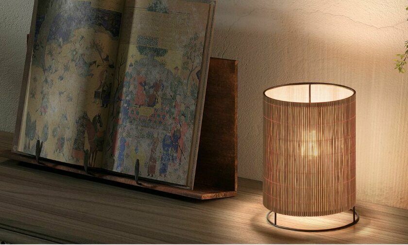 Lampe à poser Hunga diffuse une lumière agréable et apaisante dans votre décor