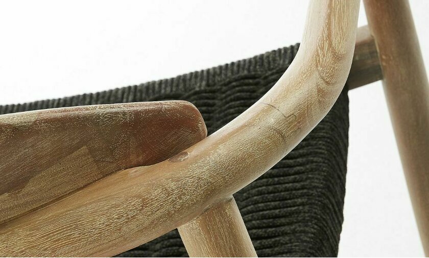 fauteuil design en bois eucalyptus assise coloris gris modele gina détail structure en eucalyptus