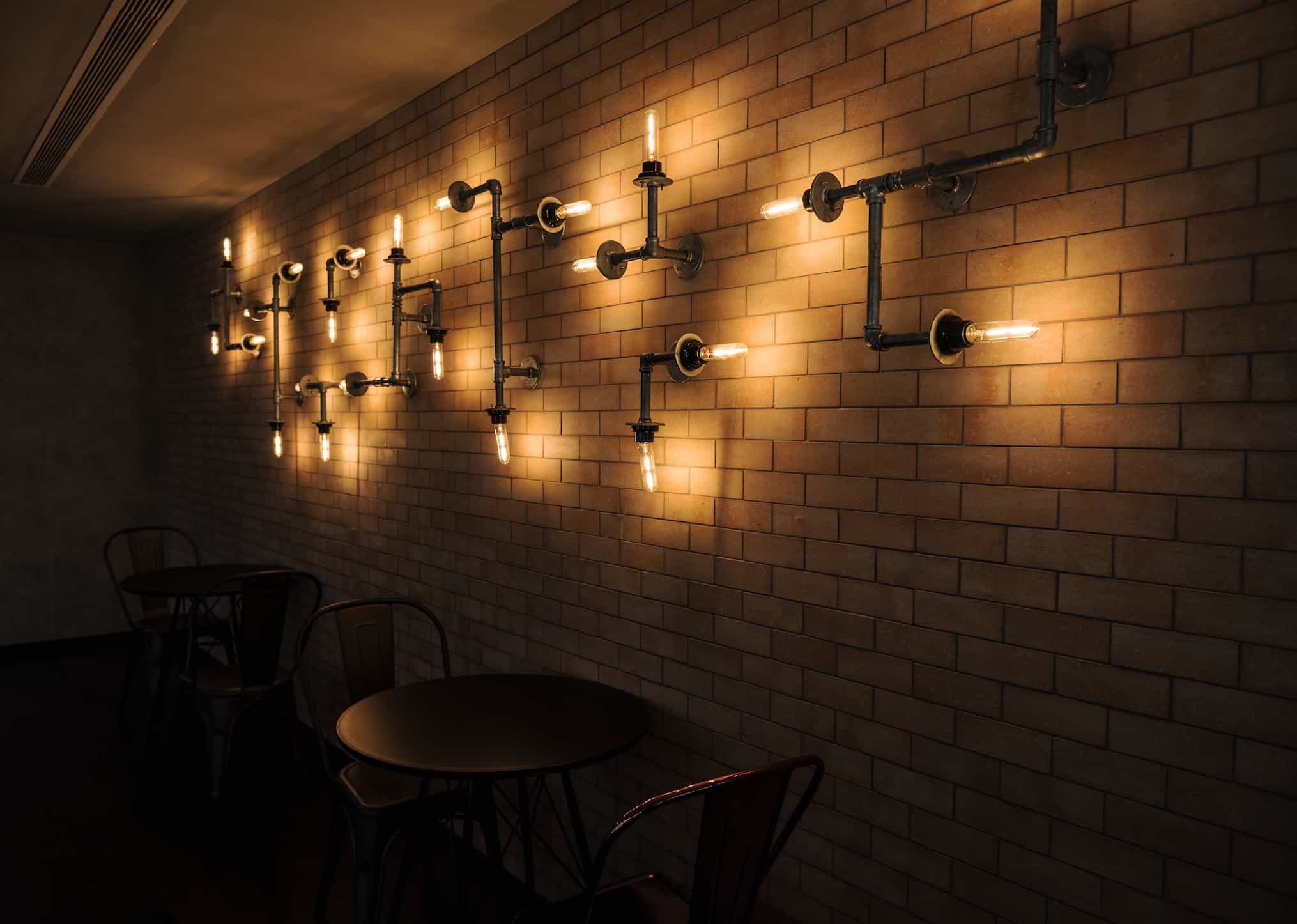 interior-cafe-with-brick-walls__1_.jpg